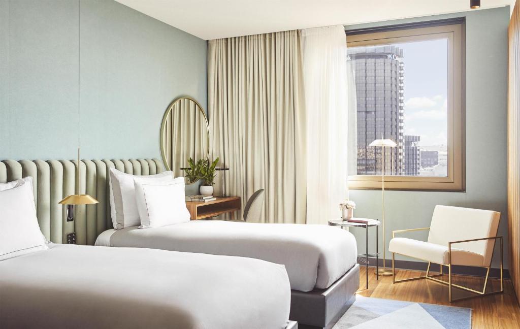 Grand Hyatt Barcelona Room Type - Premium Twin Room