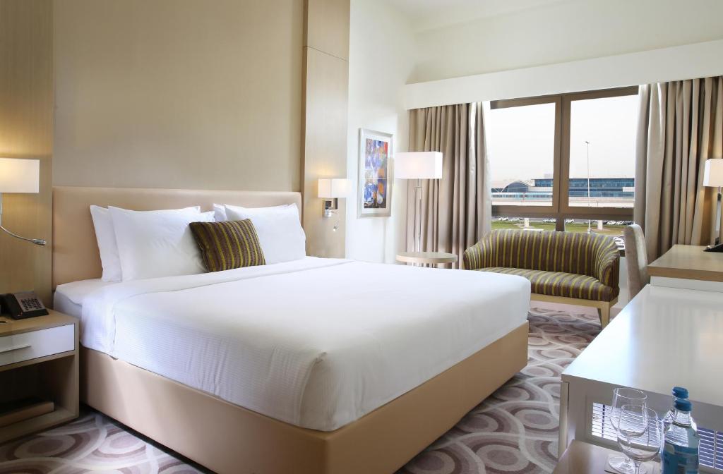 Metropolitan Hotel Dubai photo 1