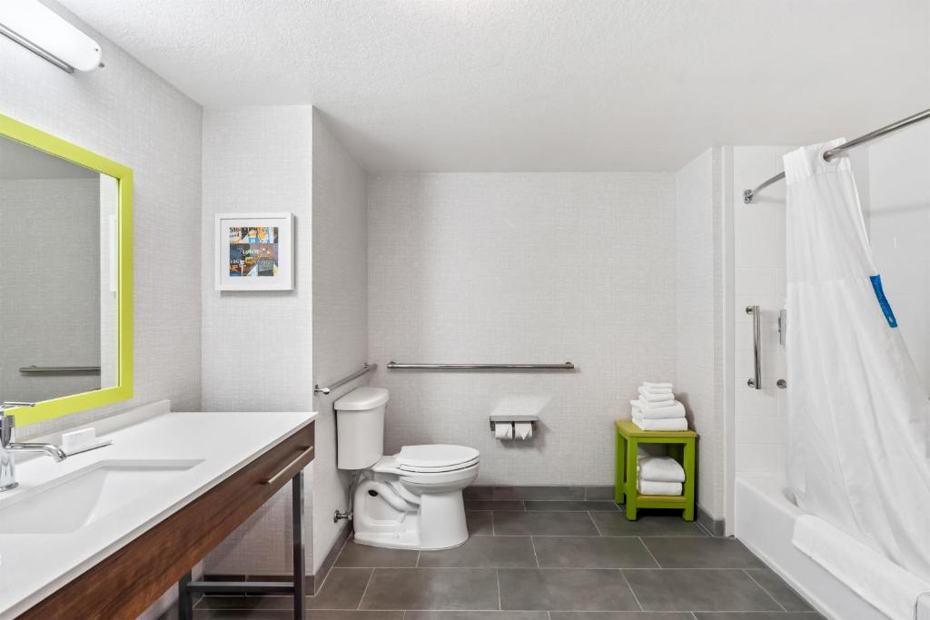 Hampton Inn & Suites by Hilton Lathrop Room Type - Queen Room with Two Queen Beds - Mobility Access/Non-Smoking