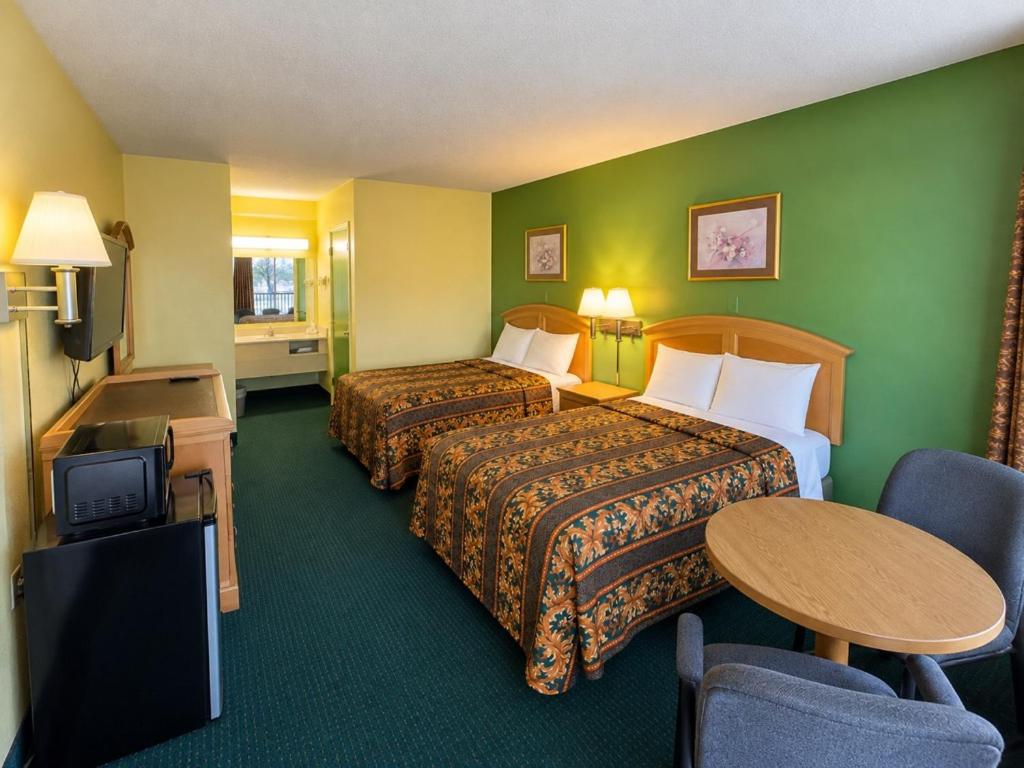 Travelers Inn Gainesville Room Type - Double Room with Two Double Beds - Non-Smoking