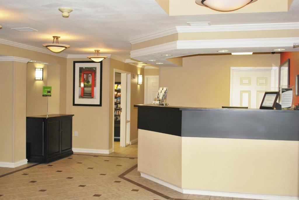 Extended Stay America Suites - St Louis - Westport - Central photo 2