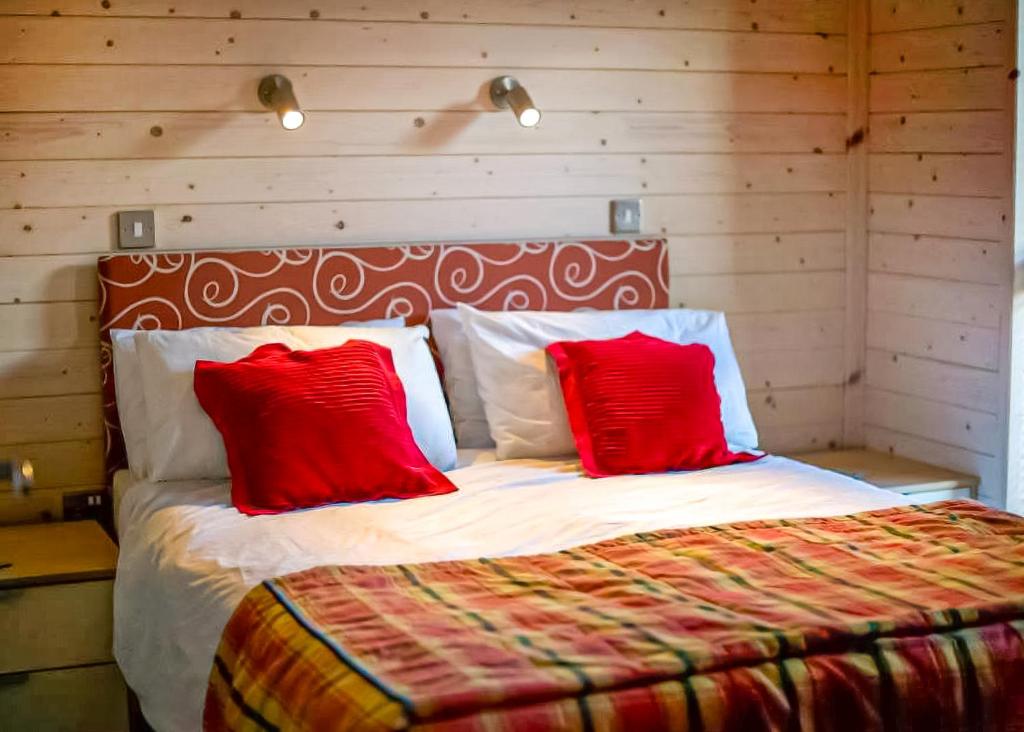Kings Lynn Holiday Park - Tap to explore photos