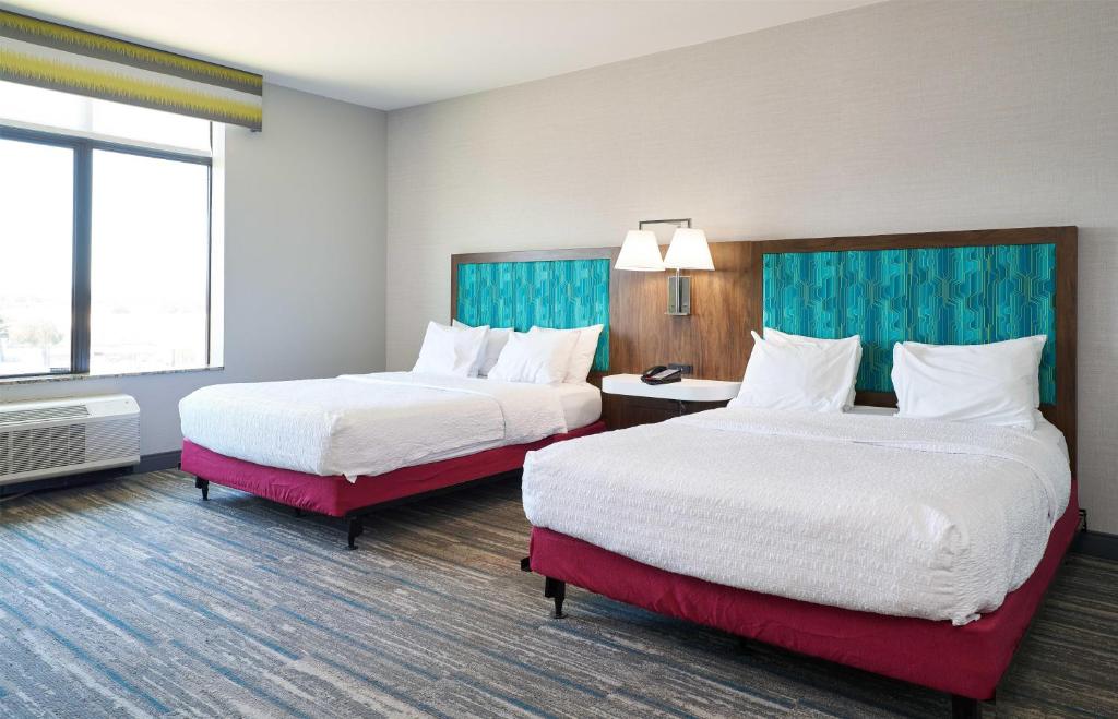 Hampton Inn & Suites by Hilton Salinas Room Type - Queen Room with Two Queen Beds - Mobility and Hearing Access/Non-Smoking