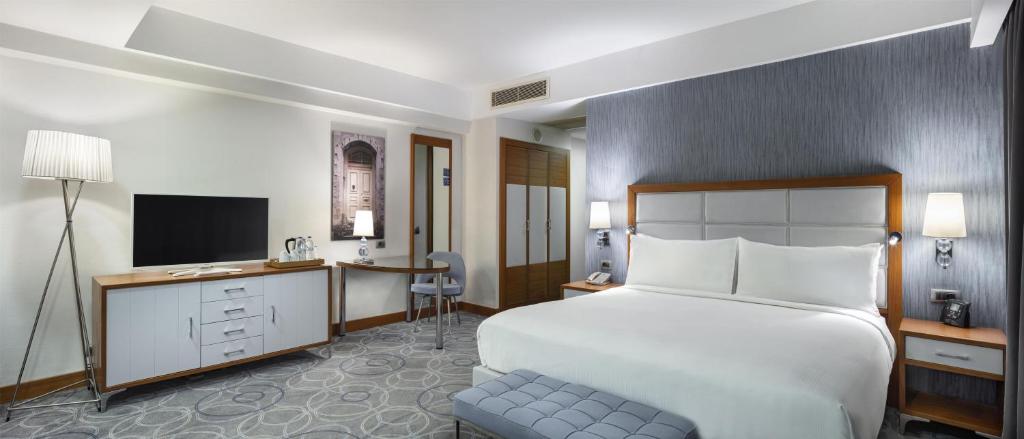 Doubletree By Hilton Kusadasi - Special Class Room Type - King Deluxe Room with Marina View Doubletree By Hilton Kusadasi - Special Class Room Type - King Deluxe Room with Marina View