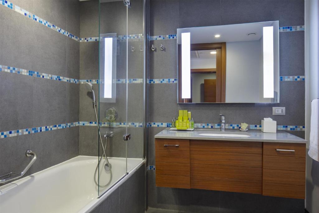 Doubletree By Hilton Kusadasi - Special Class Room Type - King Deluxe Room with Sun Deck