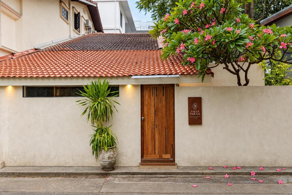 8BR VillaTaraja-Old City Retreat-Private Pool-Jacuzzi, Chiang Mai