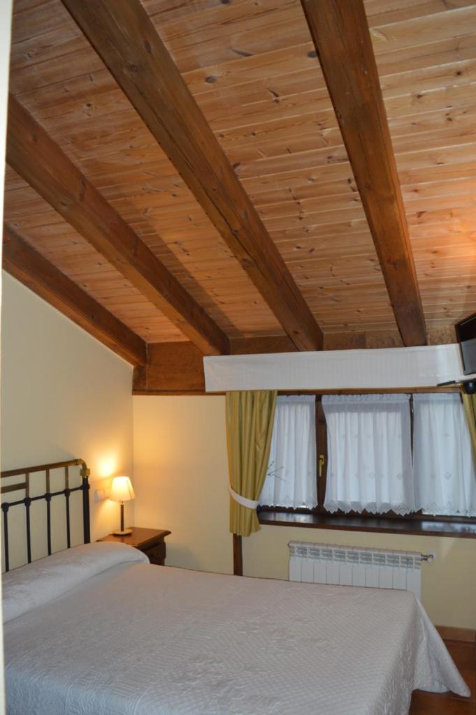 Hostal Revinuesa photo 4