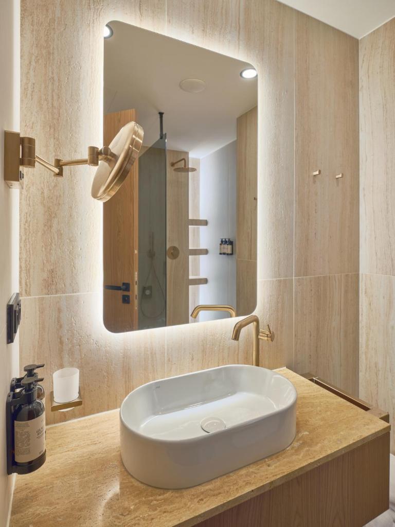 The Benedict Boutique Hotel Old Town Prague Room Type - Junior Suite with Balcony