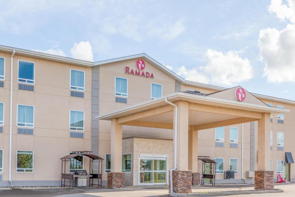 Ramada by Wyndham Carlyle photo 2