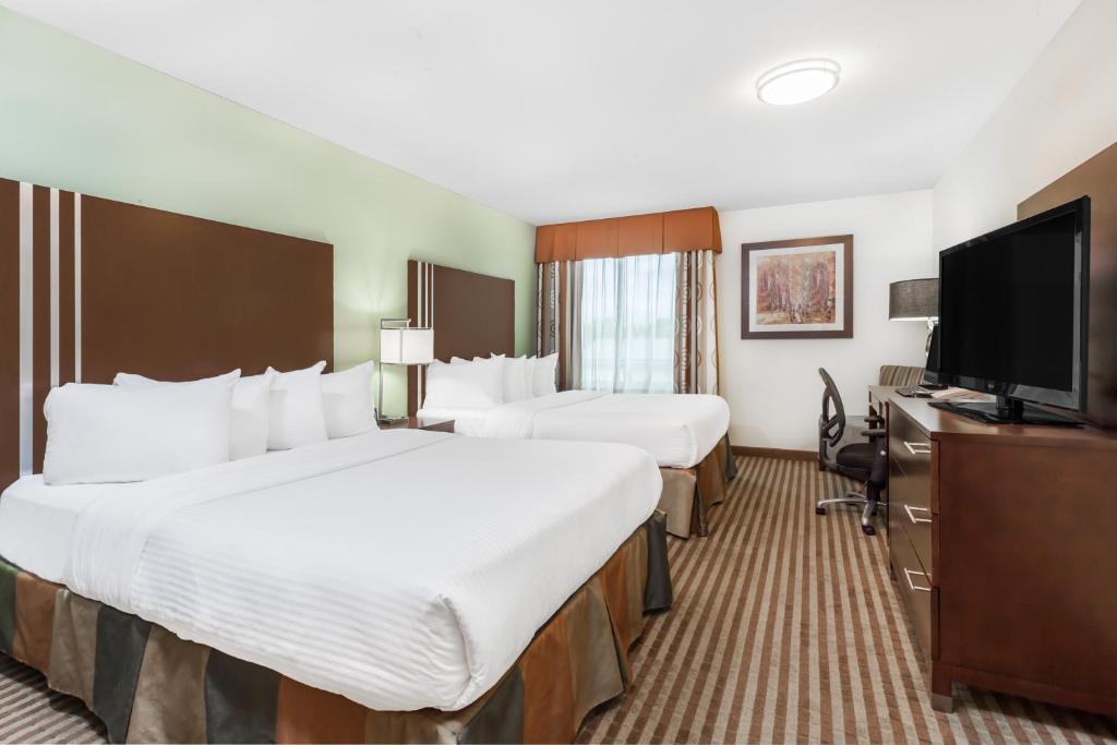 Ramada by Wyndham Carlyle photo 1