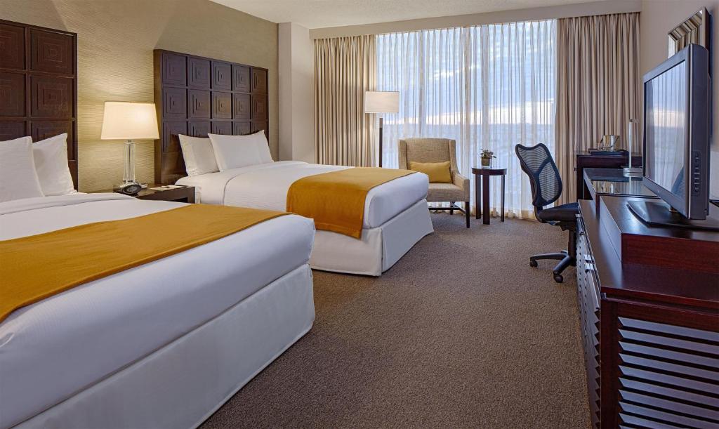 DoubleTree by Hilton Hotel Houston Greenway Plaza Room Type - Queen Room with Two Queen Beds - Non-Smoking