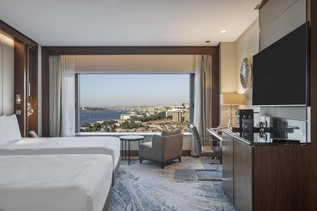 Conrad Istanbul Bosphorus Room Type - Two-Bedroom Family Suite with Bosphorus View and Lounge Access