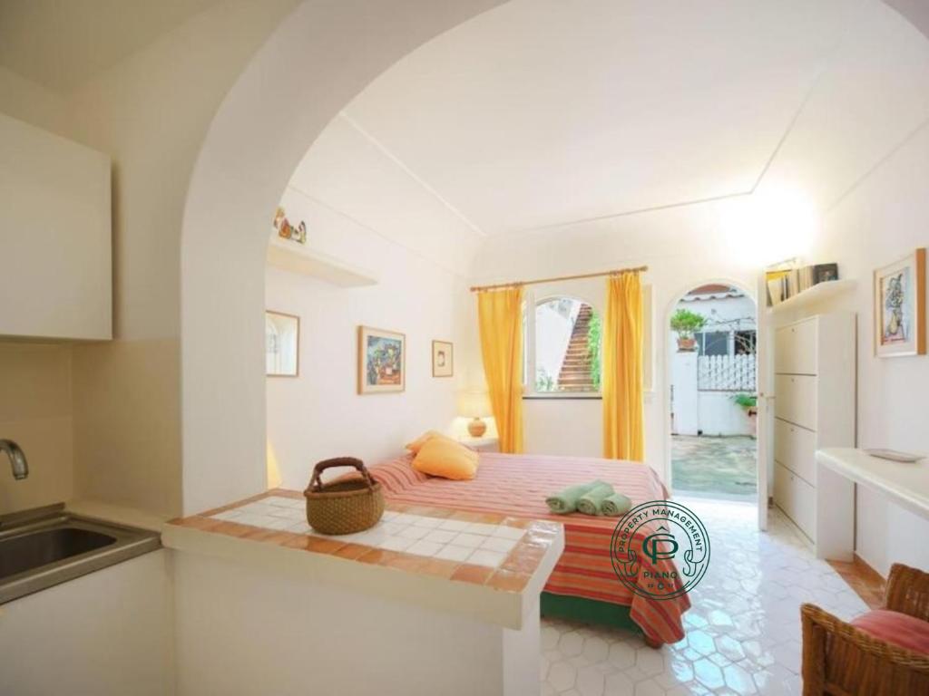 La Piccola, Capri, Naples