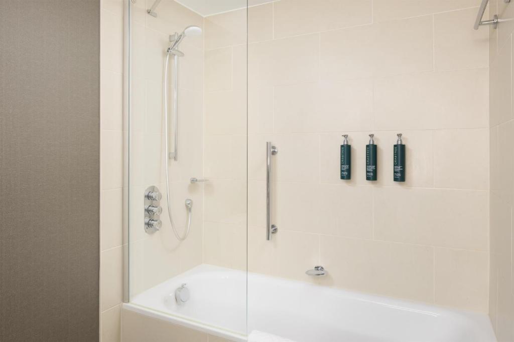 Doubletree by Hilton Luxembourg Room Type - Twin Room
