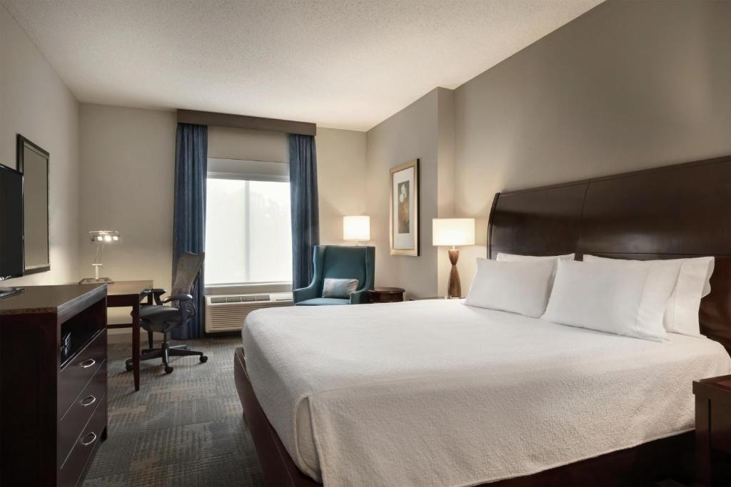 Hilton Garden Inn Minneapolis Downtown Room Type - King Room