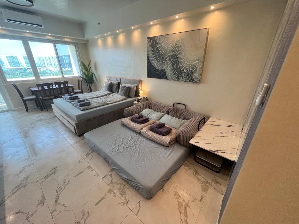 Relaxing 1BR Suite in La Mirada - Tap to explore photos