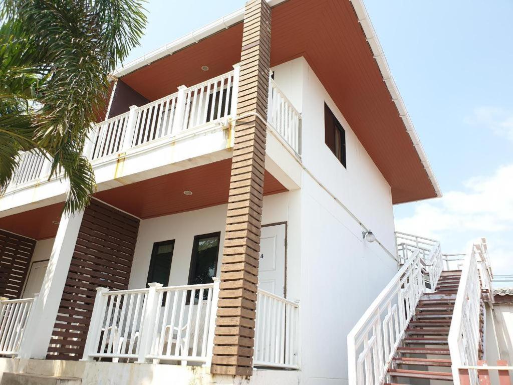 Sea beach Koh Larn 2 Hotel