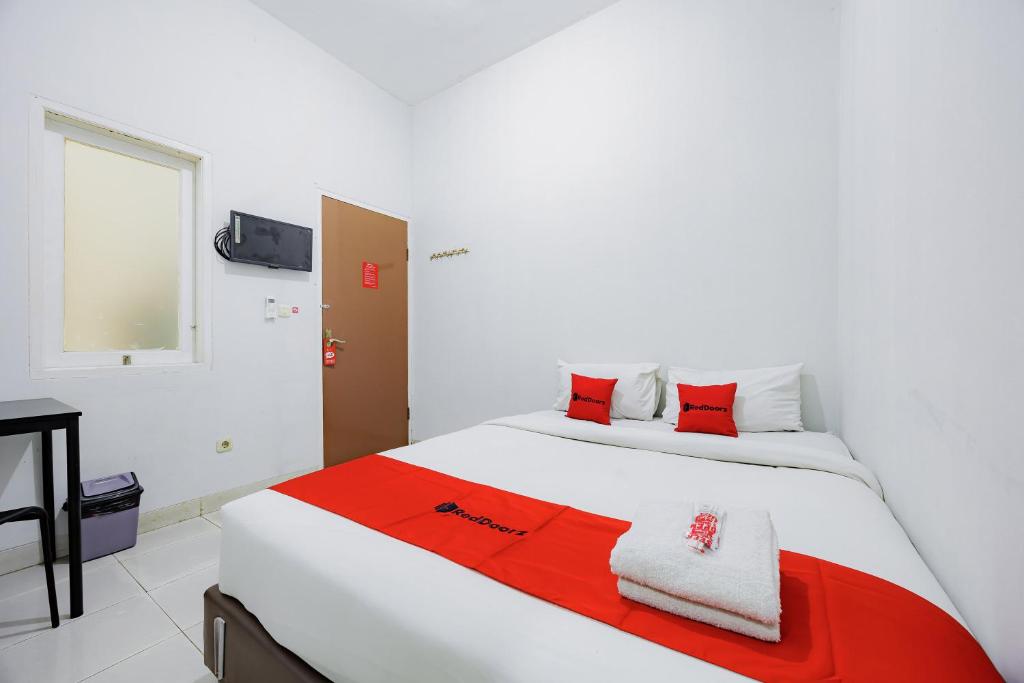 RedDoorz at Victory Homestay Karawaci