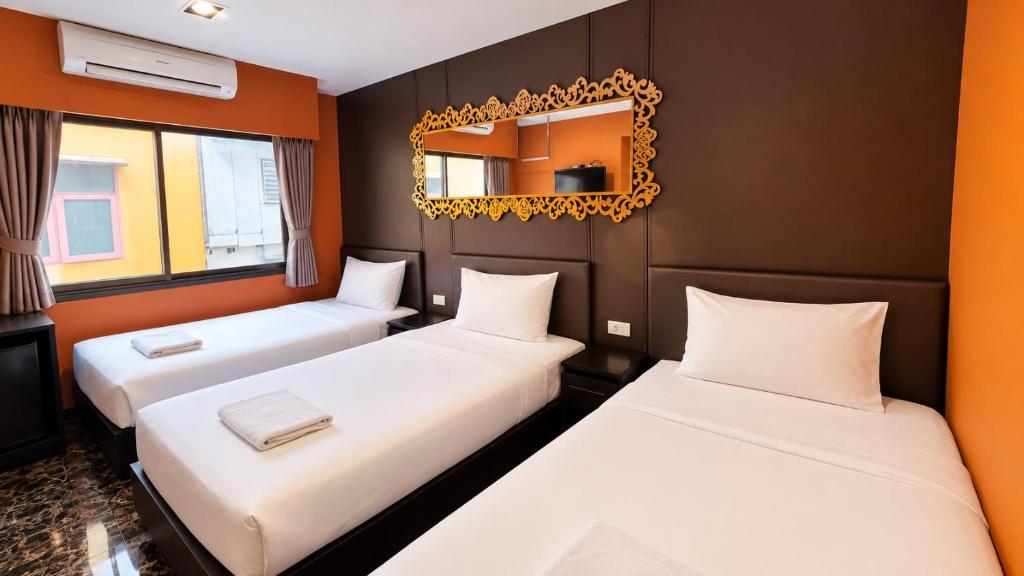 Violet Tower at Khaosan Palace Room Type - Triple Room