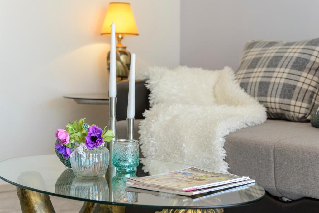 Lorelai Apartments photo 1