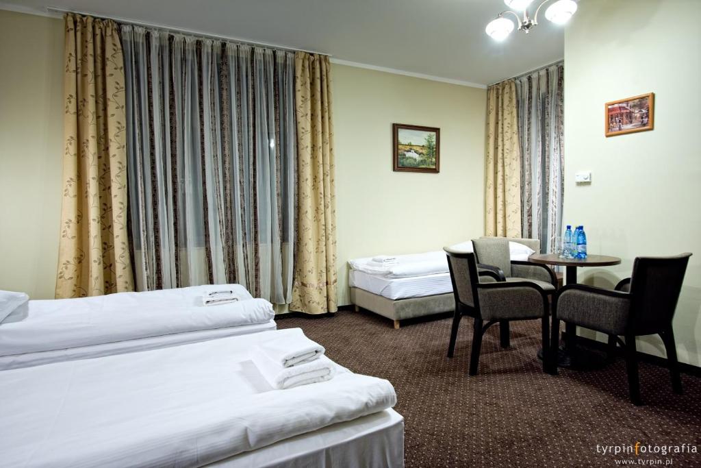 Hotel Lord Krosno photo 3