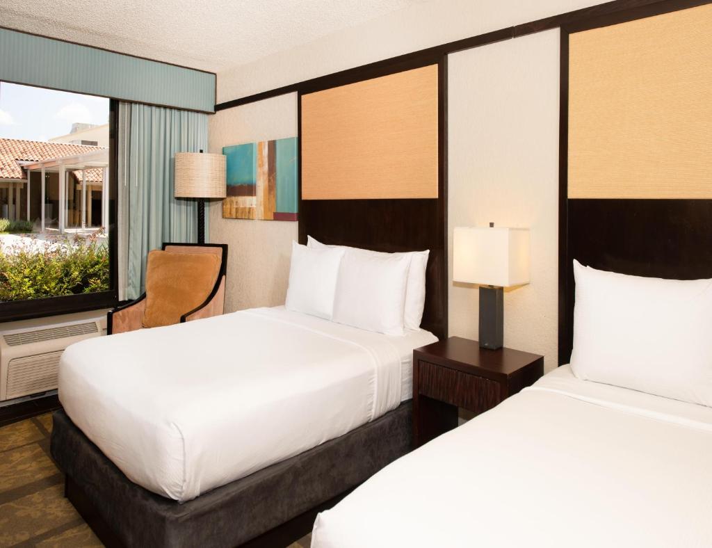 DoubleTree by Hilton Hotel Orlando at SeaWorld Room Type - Queen with Two Queen Beds - Resort View