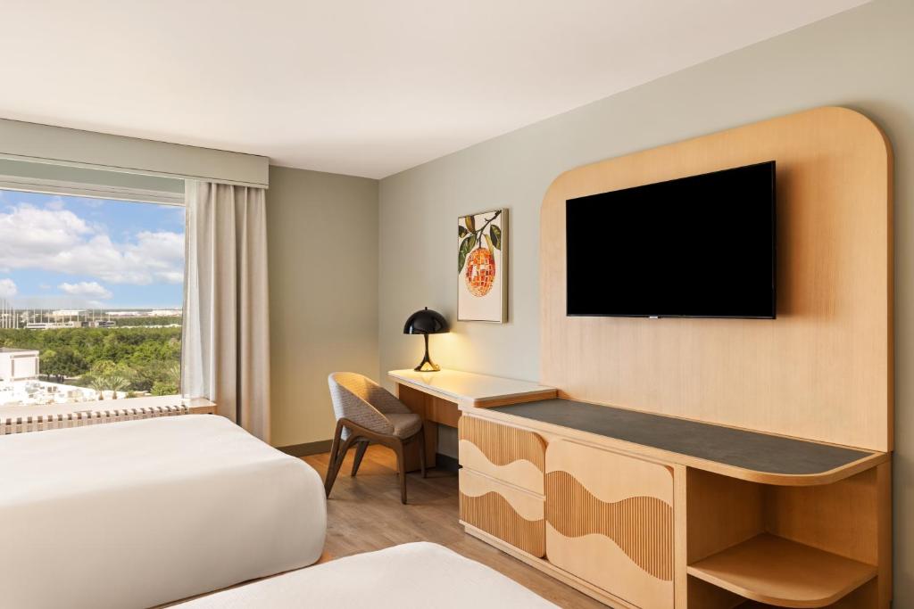 Rosen Plaza on International Drive Room Type - Deluxe Queen Room with Two Queen Beds