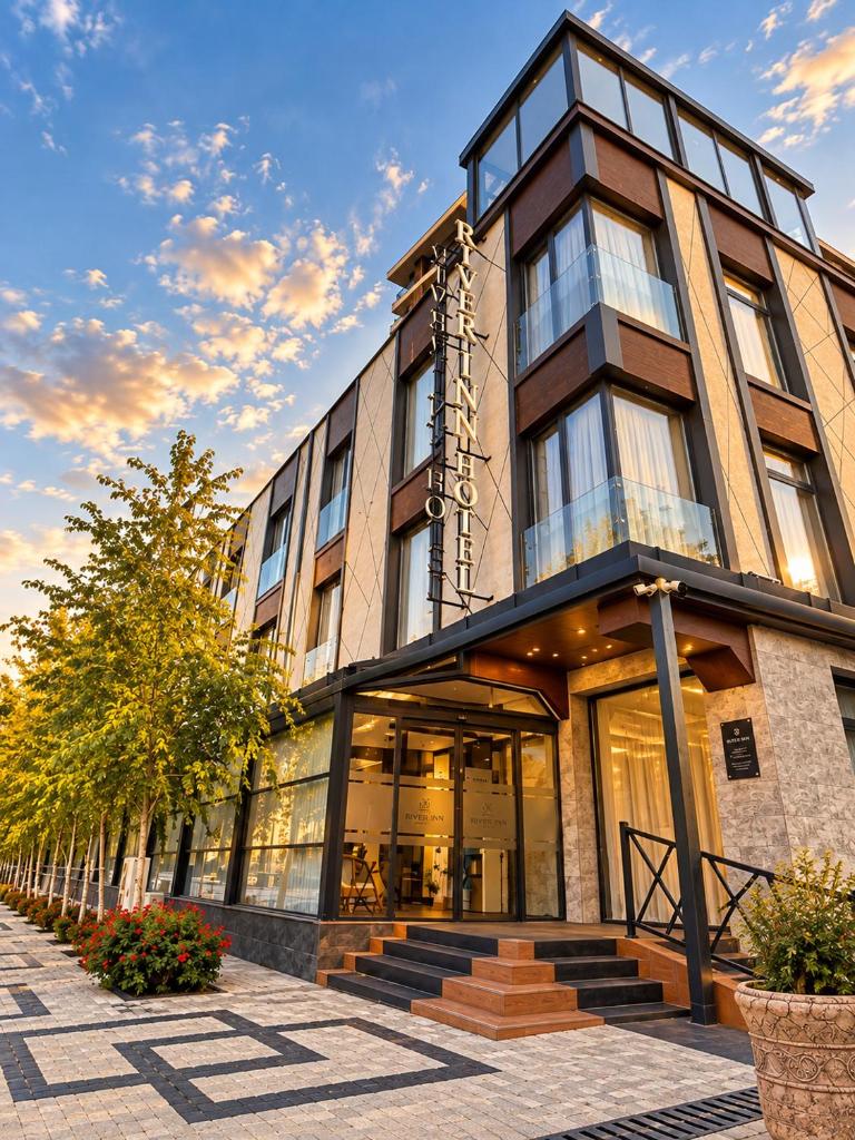 River Inn Hotel