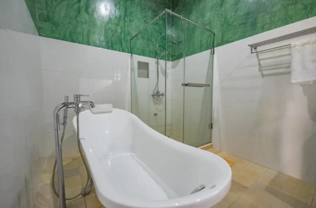 Monmuang ChiangMai resort Room Type - Deluxe Triple Room