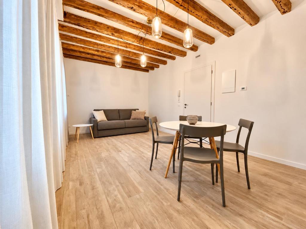 Suite House 4343 apartments