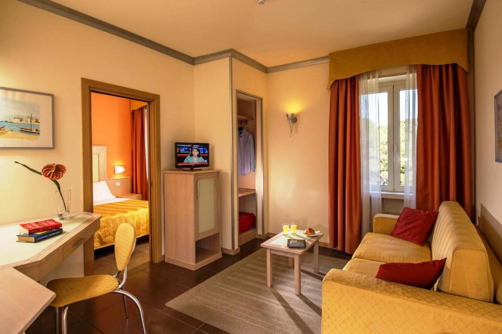 Hotel Mediterraneo Room Type - Family Room (2 Adults + 2 Children)