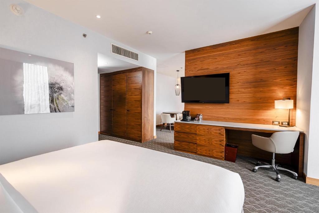 DoubleTree by Hilton Hotel Mexico City Santa Fe Room Type - King Suite