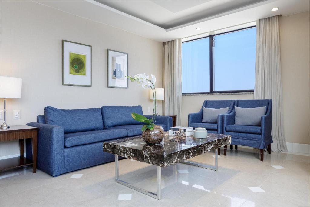 Hilton Copacabana Rio de Janeiro Room Type - Executive One-Bedroom King Suite - Ocean Front