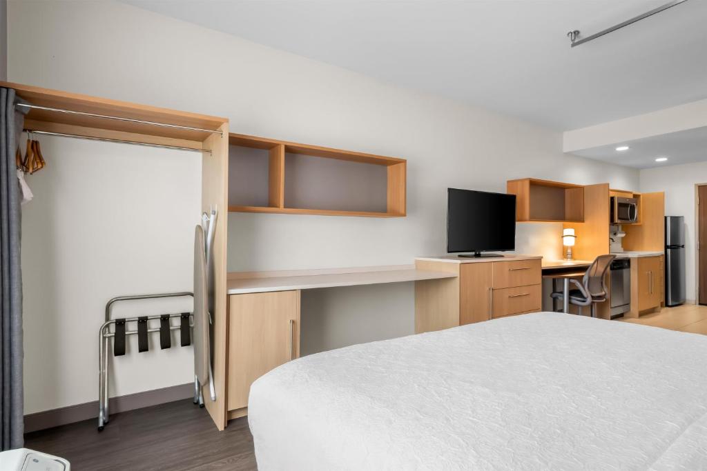 Home2 Suites by Hilton Fort Worth / Northlake, TX Room Type - King Suite - Mobility and Hearing Access/Non-Smoking