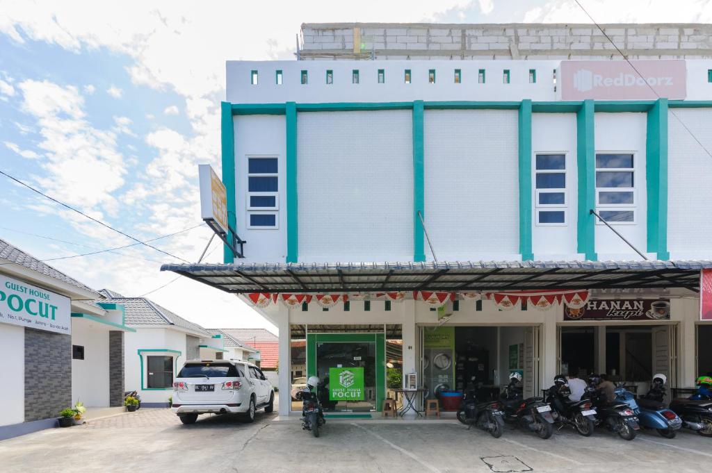 RedDoorz Syariah near Pelabuhan Ulee Lheue Banda Aceh