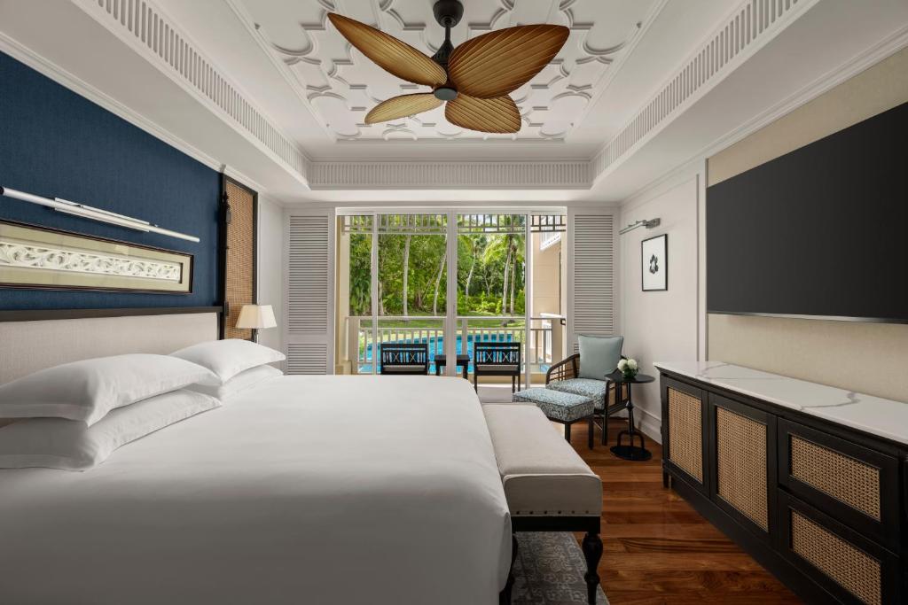 Sofitel Krabi Phokeethra Golf & Spa Resort Room Type - Grand Lagoon King Suite with Pool Access and Executive Lounge Access