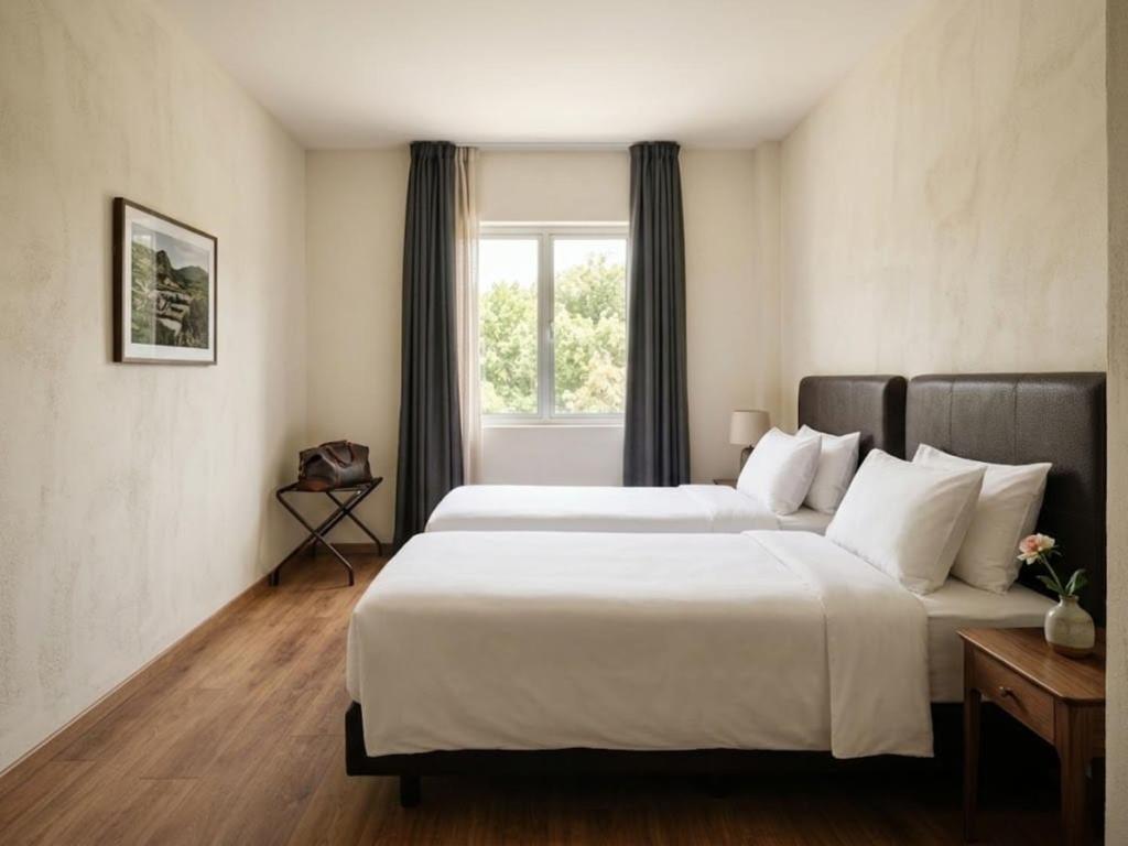 988 Hotel Room Type - Standard Twin Room