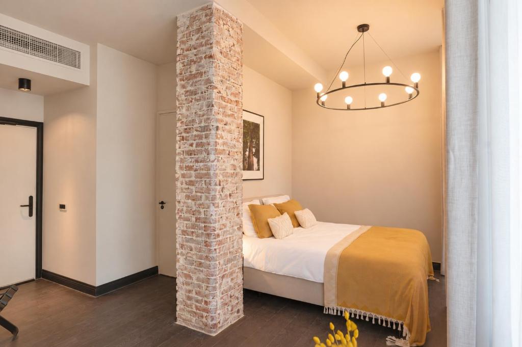 Boutique Hotel Kint - digital check-in, key by email or SMS Room Type - Deluxe Room