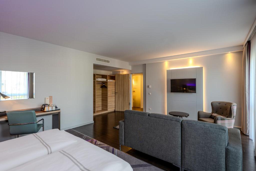 Premier Inn Hannover City University - Tap to explore photos