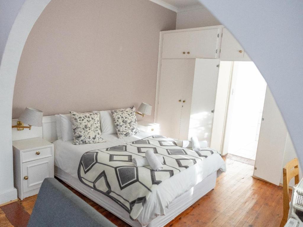 Somerset Guest Lodge - Western Cape Room Type - Family Room with Balcony