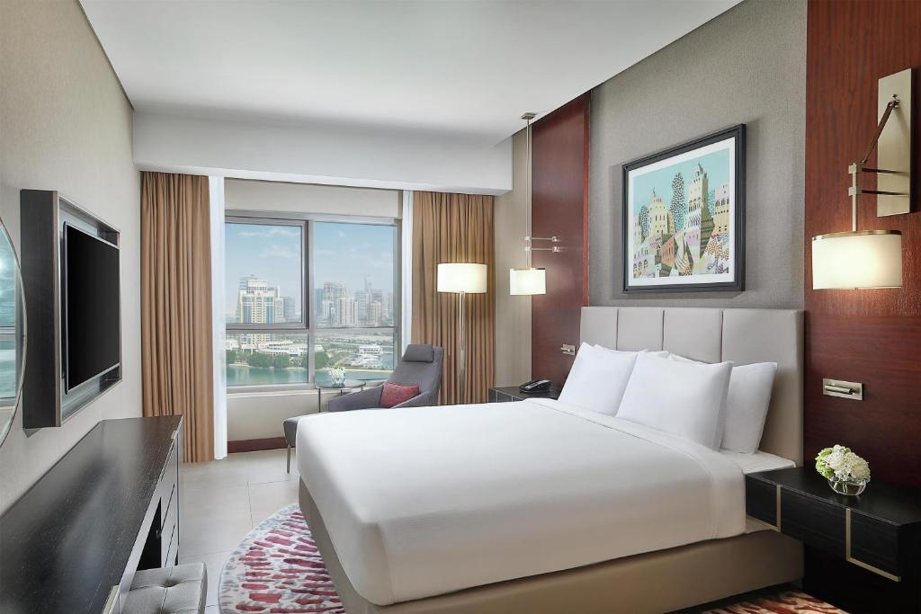 Hilton Doha The Pearl Room Type - One-Bedroom Suite with Partial Sea View Hilton Doha The Pearl Room Type - One-Bedroom Suite with Partial Sea View