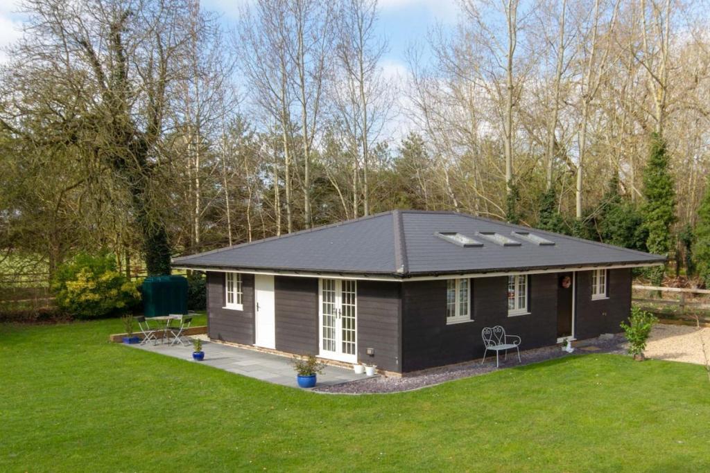 Breckland Cottage - Secluded Country Getaway