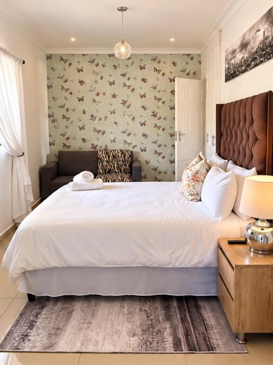 West Gemini Guesthouse Room Type - Queen Room
