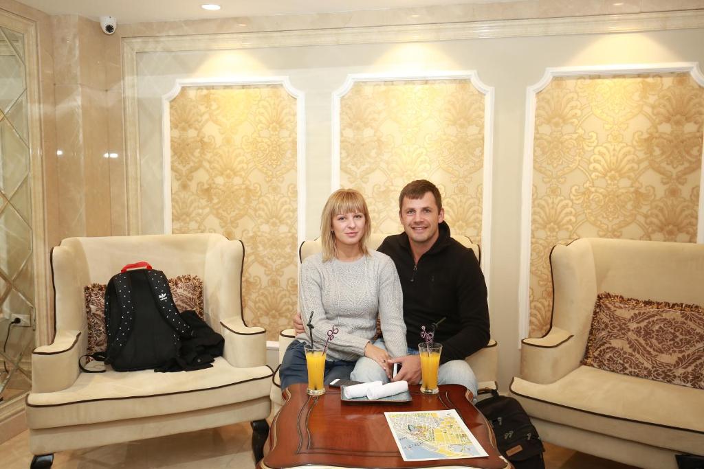 Little Hanoi Deluxe Hotel