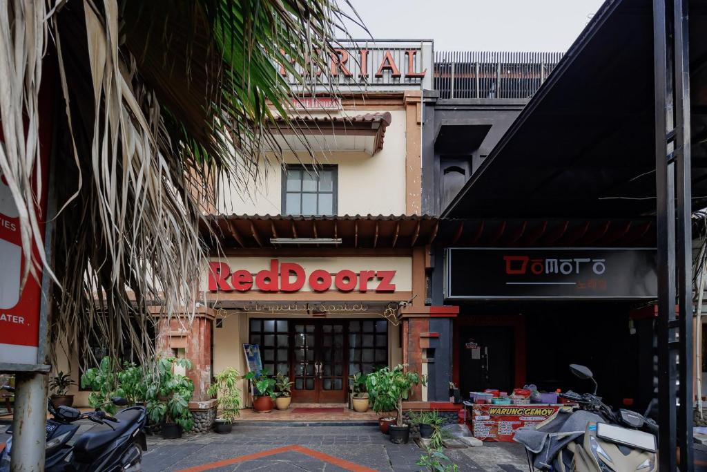 RedDoorz near Waterboom Lippo Cikarang