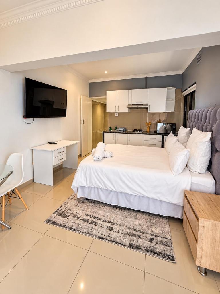 West Gemini Guesthouse Room Type - Superior King Room