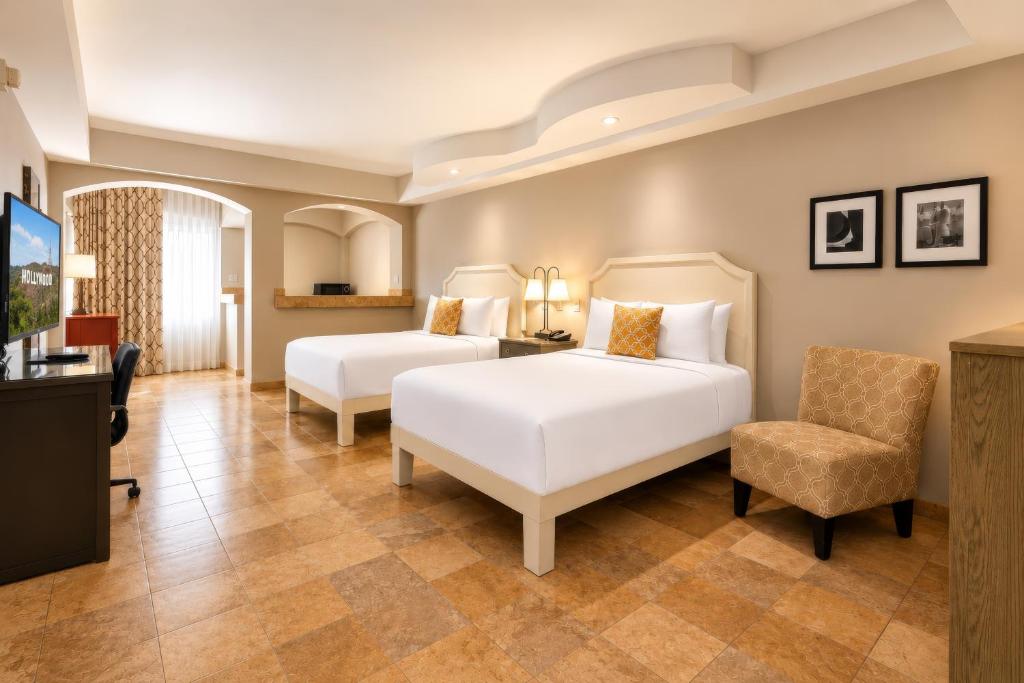 Hollywood Hotel Los Angeles Room Type - Queen Room with Two Queen Beds - Disability Access
