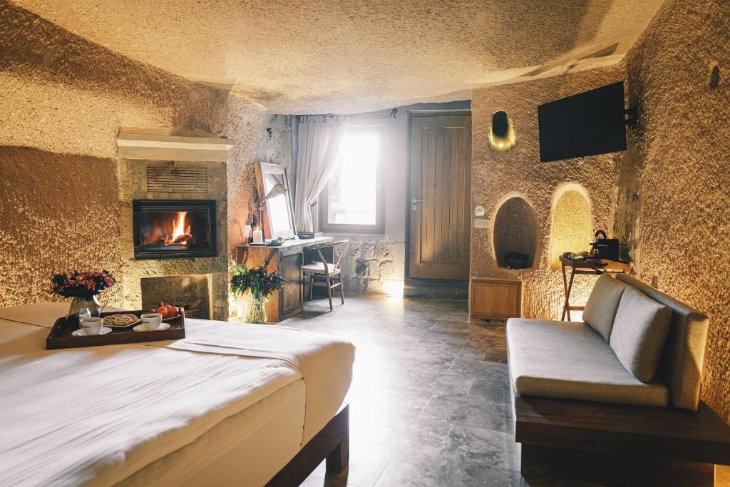 Millstone Cave Suites Hotel - Tap to explore photos