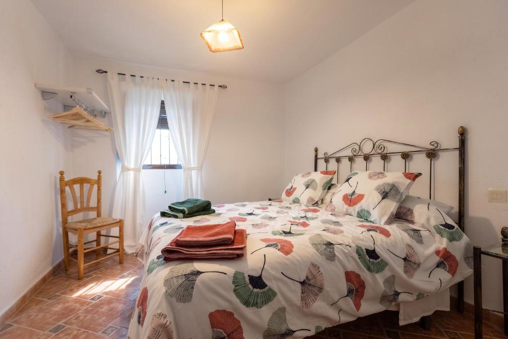 Charming Villa in Mondrón with Private Pool, Malaga