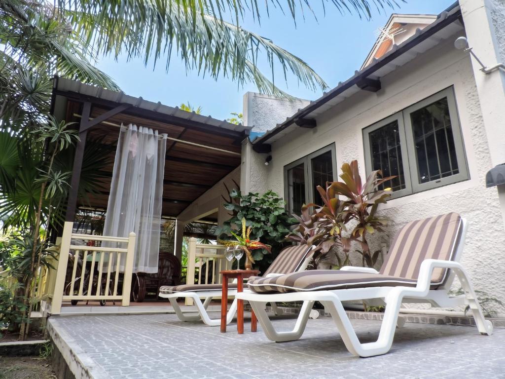 Cosy House in Blue Bay with Private Parking and Terrace, Mauritius